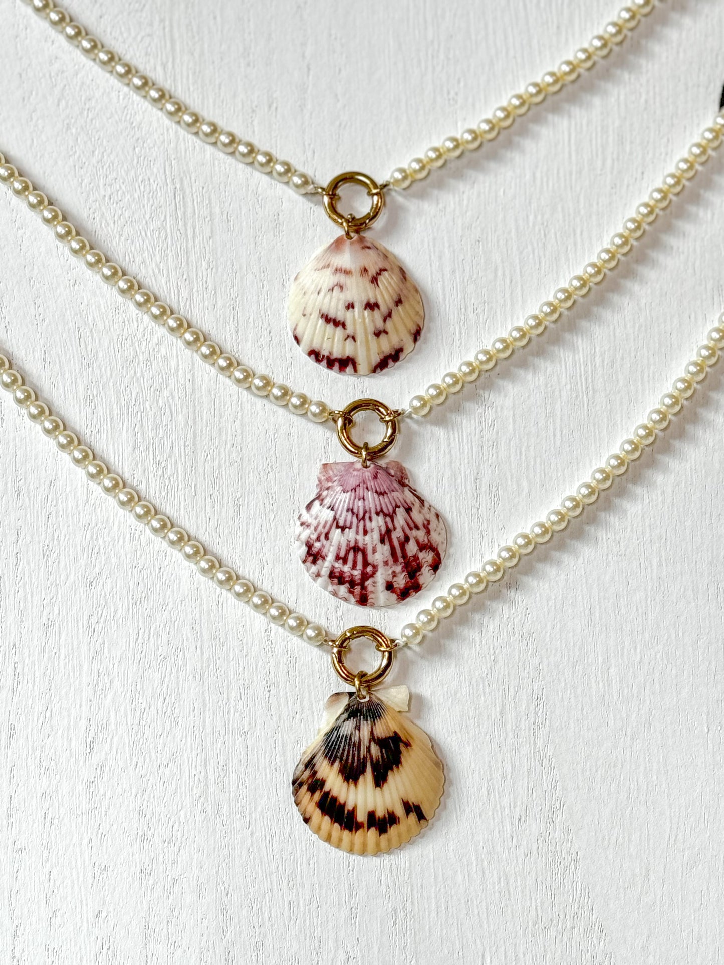 The Pearl Charmkeeper (Gold)