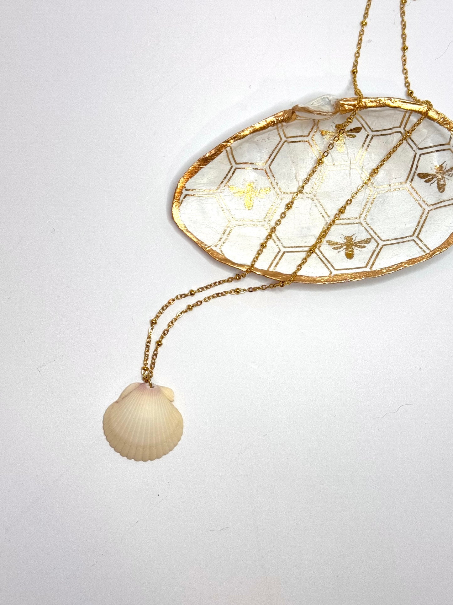 The Dainty Satellite Chain (Gold)