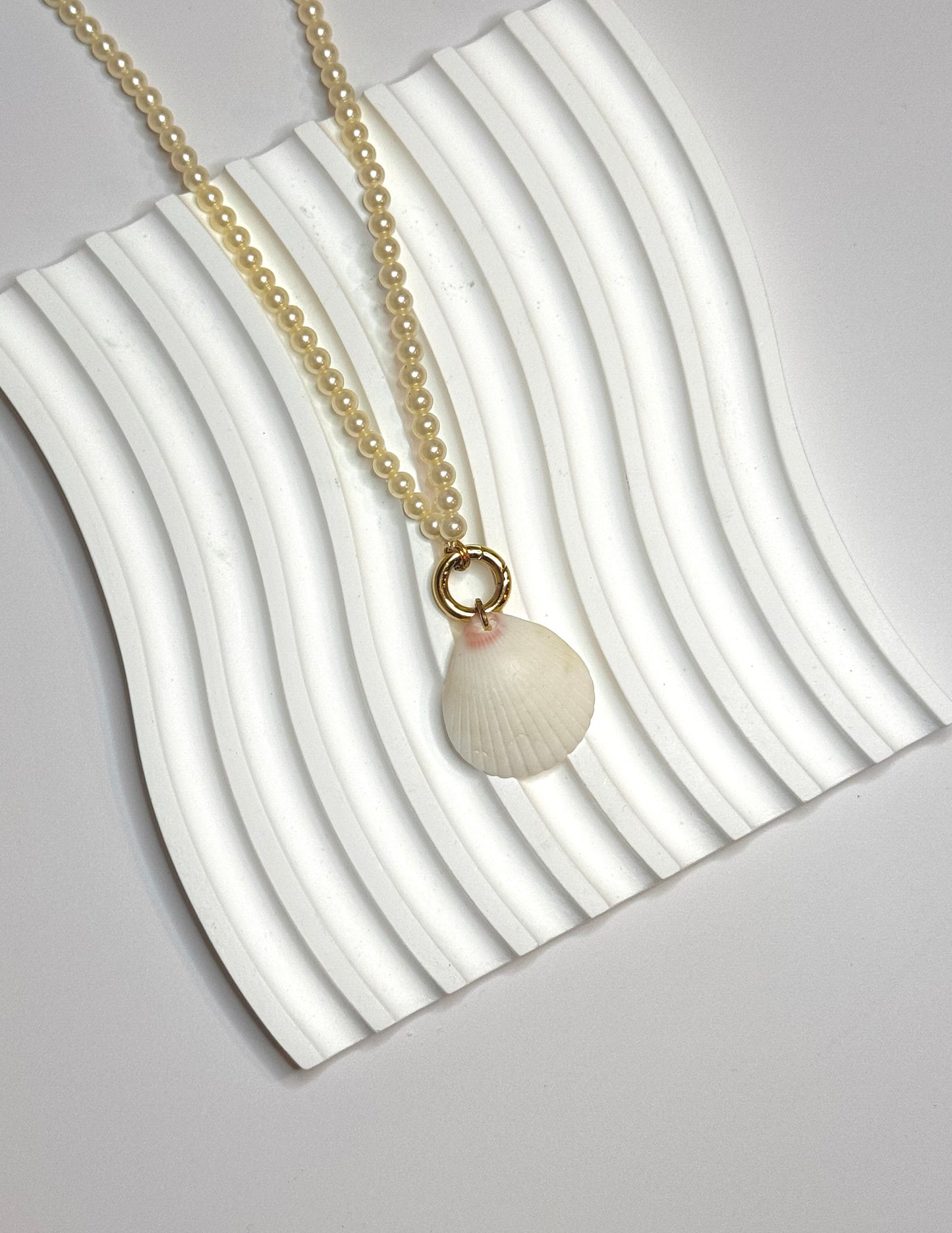 The Pearl Charmkeeper (Gold)